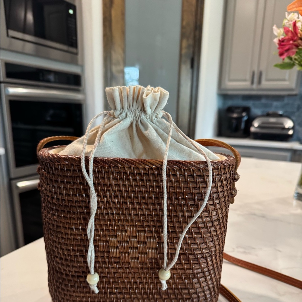 Elegant Brown Woven Crossbody Bag